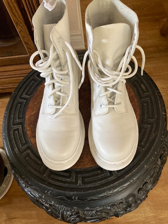 1460 pascal doc martens white