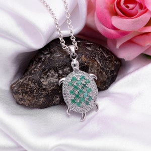 Natural Emerald 925 Sterling Silver Tortoise Pendant ~ Emerald Turtle Pendant ~ Handmade Jewelry ~ Charm Pendant ~ Animals Necklace ~ ESP04