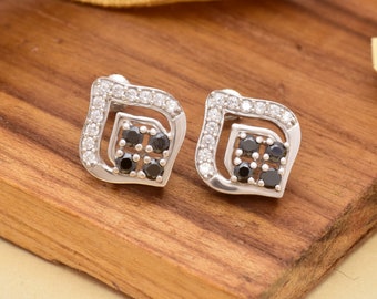 Schwarze rund geschliffene CZ Zirkonia auf Silber Ohrstecker ~ Zierliche Schichtung Ohrring Schmuck für Frauen ~ 925 Sterling Silber Ohrstecker