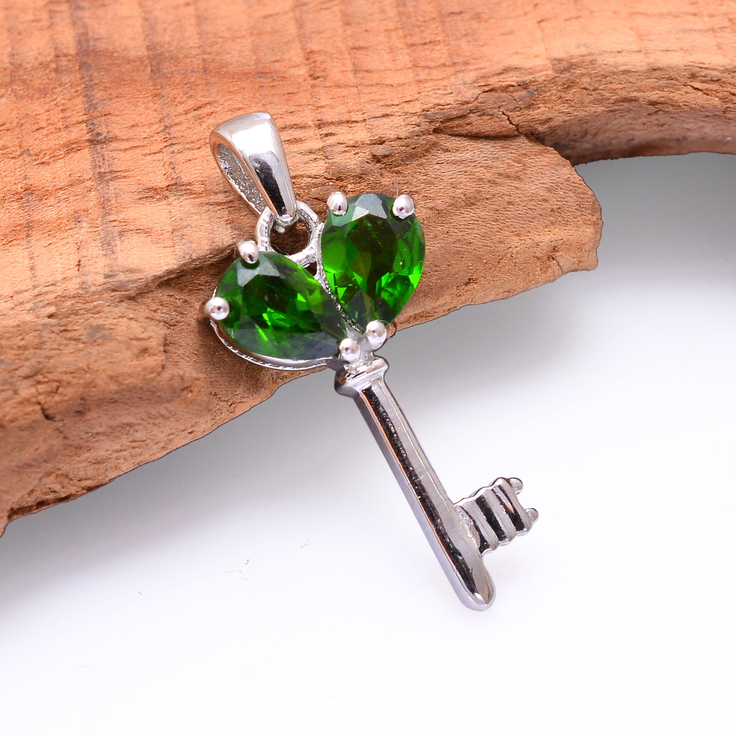 Final Fantasy Series Metall-Schlüsselanhänger Cactuar - Loot Shop