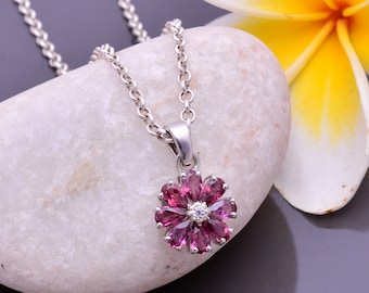 Ciondolo in argento sterling 925 ~ Collana in granato rodolite AAA+ ~ Gioielli da sposa fatti a mano, regalo per la moglie ~ Ciondolo a forma di fiore ~ Pietra portafortuna di gennaio