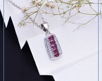 Ciondolo in argento sterling con granato rodolite naturale AAA+ ~ Collana con ciondolo verticale in argento 925 con granato, idee regalo fatte a mano per lei ~ RK148