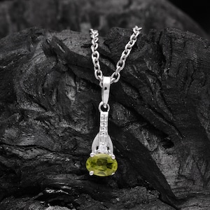 AAA+ Natural Peridot Sterling Silver Faceted Oval Pendant ~Natural Peridot 925 Silver Pendant Necklace Handmade Jewelry Gift For Her~SAG4096