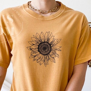 Comfort Colors Tee,  Sunflower TShirt, Sunflower Shirt, Comfort Colors Tshirt, Gift for Her, Floral Minimal T-Shirt, Sunflower Unisex Shirt