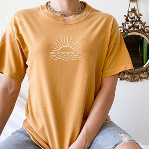 Comfort Colors Sun Ocean Shirt, Nature Graphic Tee, Summer Time Shirt, Sunrise Shirt For Men and Women, Beachy Tee Shirt Sunset Tee