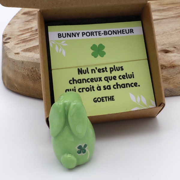 Petit lapin en céramique porte-bonheur