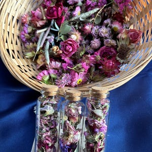 Scented Delicate Pot pourri Dried Flowers nestled in Glass Bottles – Sweet Garden Gift, 20cm (Set of 3) UK only