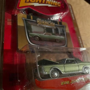 Johnny Lighting ‘69 Lincoln Continental Mark III Classic Gold R42