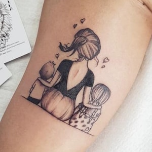 Kinder Mom temporäres Tattoo, kundenspezifische Mutter und Kind Fake Tattoo, Familie Tiny Tattoo Geschenk für Mutter, Tochter, Sohn, sinnvolles Muttertagsgeschenk