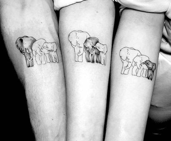 Mother Daughter elephants  Tatuaggi gambe Idee per tatuaggi Disegni di  tatuaggio