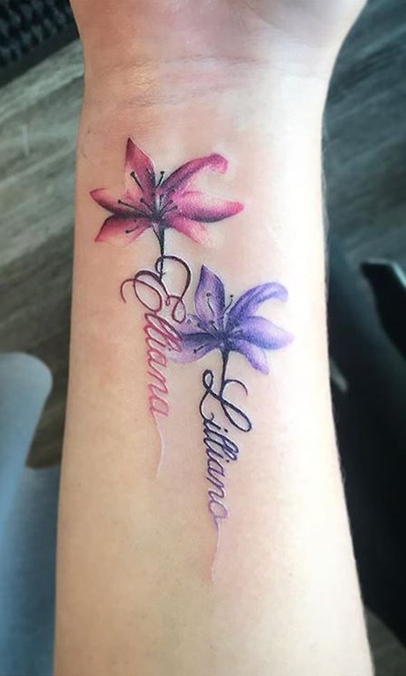 Tatuaje de flor de nombre de niño - Etsy España