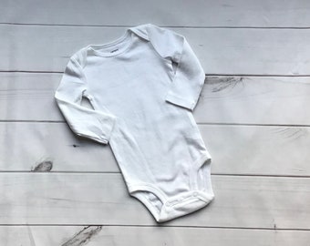 Clearance Carter’s 9 month opwhite onesie/ T-shirt- Priced to sell