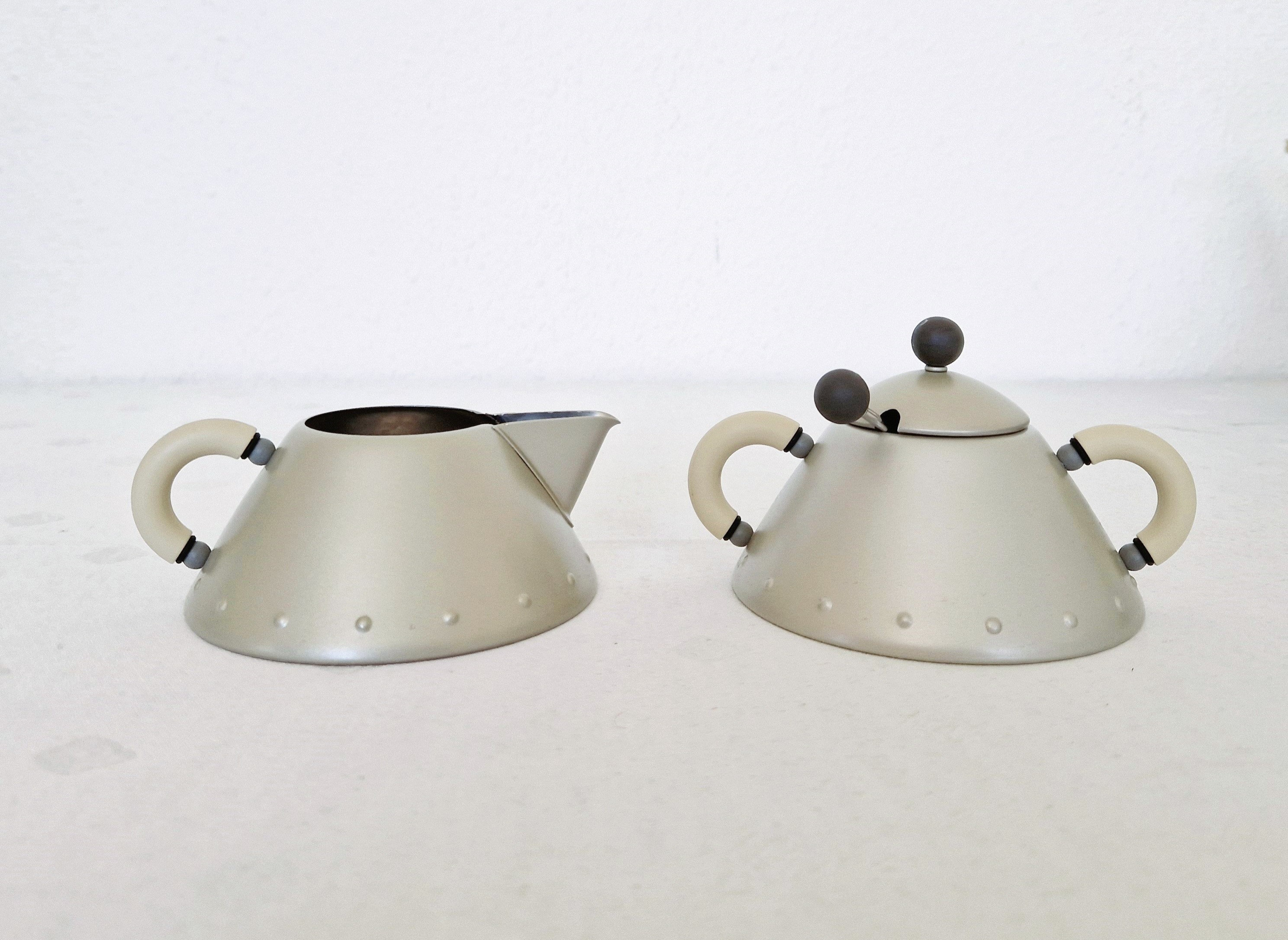 Bouilloire à thé vintage en émail gris platine mat par Michael Graves pour  Alessi, Italie