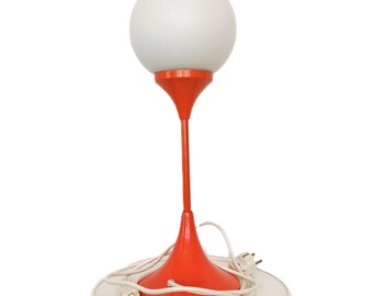 Lampada a globo in stile Space Age: metallo arancione, stile Max Bill, design anni '70