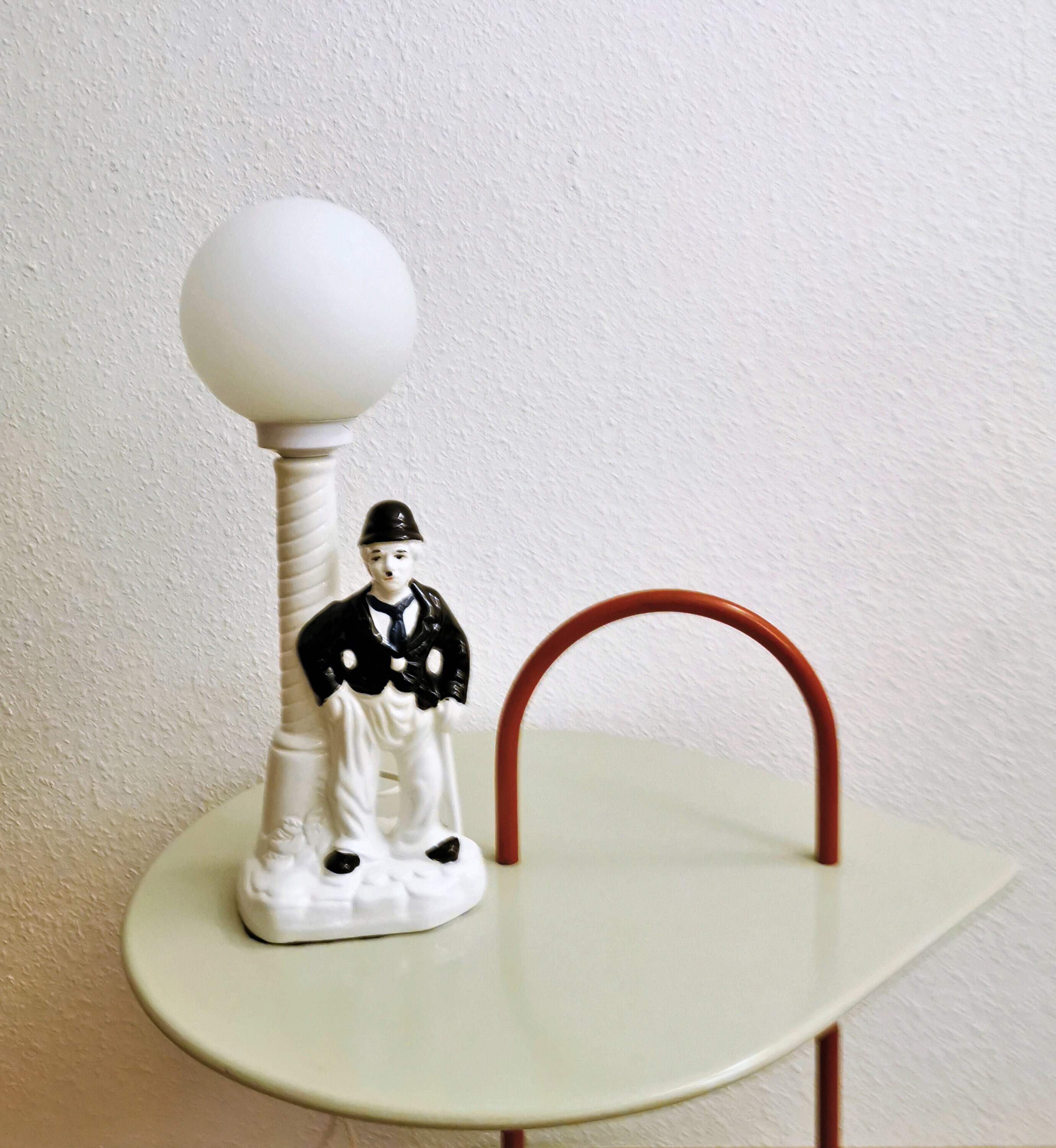 Lampe Charlie Chaplin – Années 70 – Déco Vintage – Sans Ampoule – Occasion