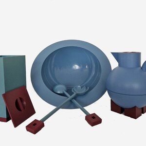 Alessi "Euclid" Thermos Flask by Michael Graves 90's. Memphis design Blue and Burgundy.  Alessi Euclid Thermoskanne von Michael Graves 90er