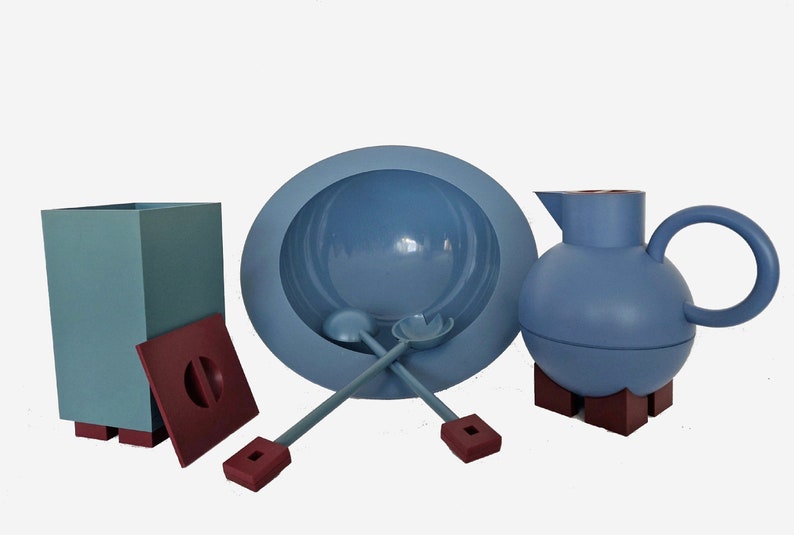 Alessi "Euclid" Thermos Flask by Michael Graves 90's. Memphis design Blue and Burgundy.  Alessi Euclid Thermoskanne von Michael Graves 90er