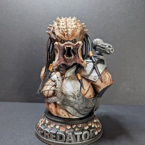 Alien Hunter - Predator Bust - Resin printed figure designed by SANIX
