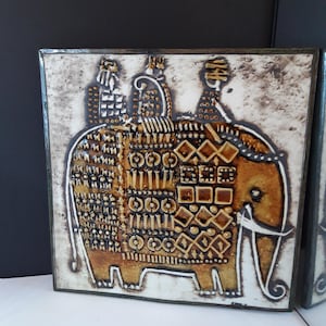 Superbe carreau d'art en céramique Lisa Larson du célèbre designer suédois