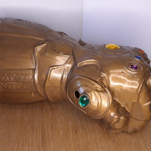Infinity Gauntlet with drinkholder option