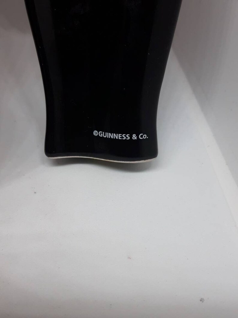 Saleros y pimenteros vintage de cerveza Guinness. Porcelana. imagen 4