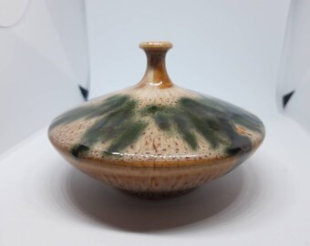 Hoganas Ceramics,  Sweden. Fine mini vase. Creation of Gunnar Andersson. Signed by the artist