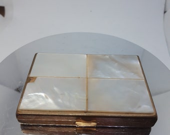 Vintage compact with real mother of pearl Asme Switzerland