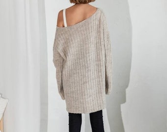 Women's oversize wool sweater with slit sides in beige, Hand-knitted wool pullover sweater, Lightweight v-neck wool yarn sweater