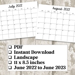 Puede incluir: Dos calendarios blancos para julio y agosto de 2022, con un dise&ntilde;o de cuadr&iacute;cula. Los calendarios miden 27,9 x 21,6 cm. Debajo de los calendarios hay un cuadro blanco con texto: PDF, Descarga instant&aacute;nea, Horizontal, 27,9 x 21,6 cm y junio de 2022 a junio de 2023.