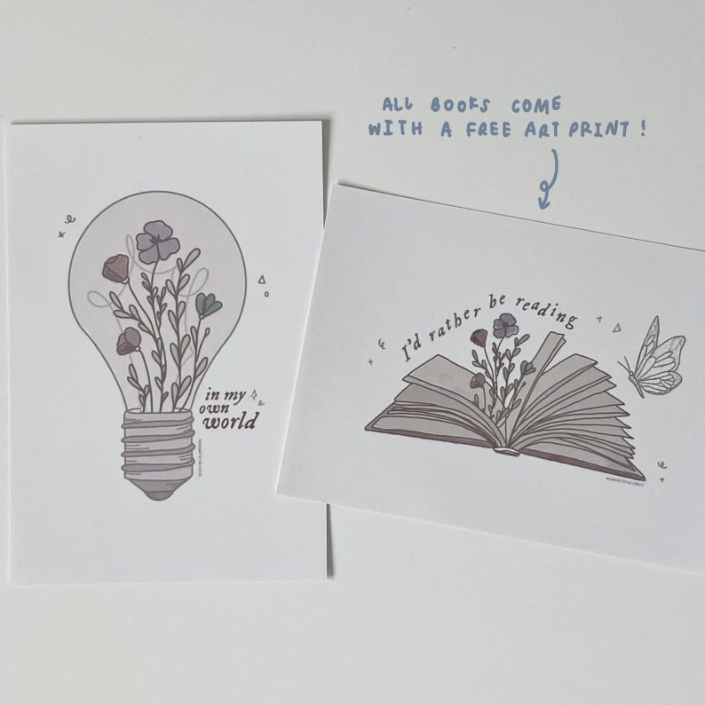 Puede incluir: Dos impresiones de arte imprimibles con una bombilla y un libro abierto con flores que crecen de ellos. La impresi&oacute;n de la bombilla dice "en mi propio mundo" y la impresi&oacute;n del libro dice "Prefiero leer".