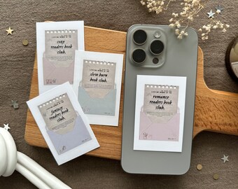 boekenclub-tropes boekachtige telefoonhoesje kunstafdruk | romantische boeken, vijanden van geliefden, fantasie, booktok, boekmerchandise, boekposter, boekenplankdecor