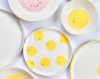 Smiley Ceramic Handmade Plate - Unique Style Painted Ceramic Dinner Plate - Aesthetic Decoration Pastel Kitchen - Birthday Gift