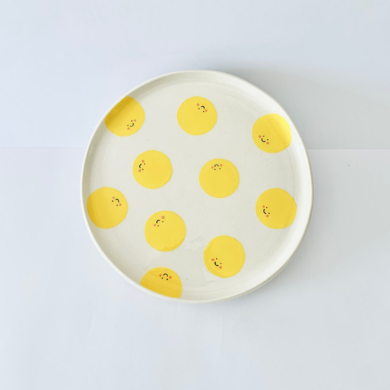 Smiley Ceramic Handmade Plate Assiette à dîner en céramique peinte de style unique Décoration esthétique Cuisine pastel Cadeau danniversaire image 6