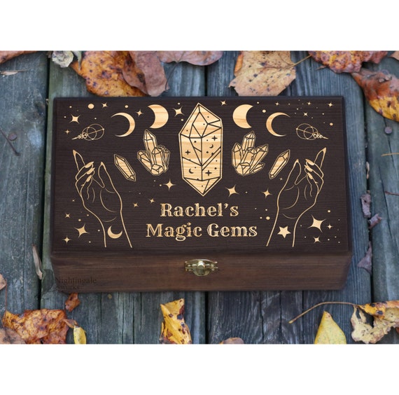 Kristall Box mit Gravur, Kristall Aufbewahrung, Kristall Aufbewahrung, Hexe  Geschenk, Aufbewahrungsbox fr Edelsteine, Tarot Karte Box, Aufbewahrung  Holz Box, Esoterisches Geschenk - Etsy sterreich