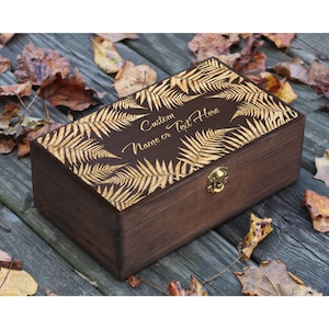 Scatola regalo personalizzata con felce incisa, scatola dei ricordi per un amico, regalo di Natale personalizzato, scatola dei gioielli per lei, scatola dei ricordi in legno