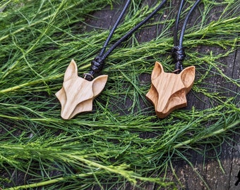 Collier et pendentif loup en bois, accessoire écologique, bijoux tête de loup, animal spirituel, pendentif loup, cadeau chasseur, pour elle et lui moins de 20 ans