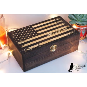 Personalisierte gravierte USA Flagge Box, Unabhängigkeitstag Geschenk, 4. Juli Geschenk, Holz Erinnerungsbox, Holzkiste, Andenken Box, Weihnachtsgeschenk