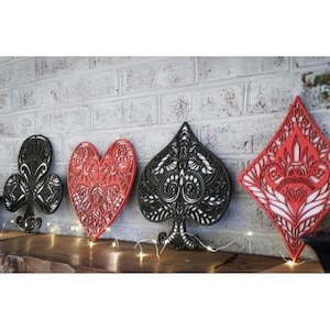 Signo de trajes de cartas de madera, juego de 4 piezas Heart Club Diamond Spade, arte de ases completo, regalo para jugadores, arte de pared de póquer, sala de juegos, arte de naipes