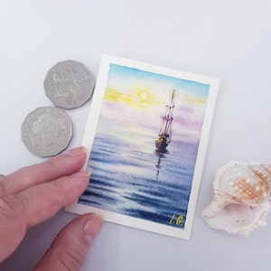 ACEO original Karte SEGELBOOT Ozean Malerei, Geschenke für Fischer Mini Seelandschaft, Bootsmalerei 3,5 "x 2,5" von Ira Gorky