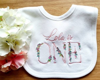 Personalised 1st birthday bib, Embroidered Baby Bib, Floral Letter bib, Cake smash