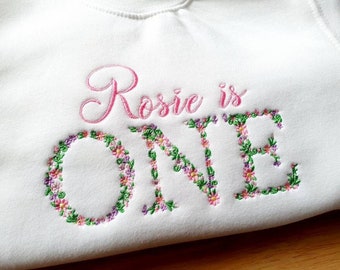 Personalised Kids Sweatshirt, Embroidered Baby Sweater, I Am One Outfit, Birthday jumper, Baby Girl Birthday Gift