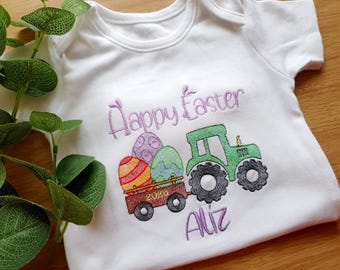 Gepersonaliseerde tractoroutfit voor Pasen | Happy Easter Tractor-bodysuit voor jongens | Paastrui met aangepaste naam | Baby-outfit boerderij Pasen