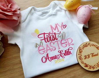 Mijn eerste paasoutfit gepersonaliseerd | Pasen-bodysuit voor babymeisjes | Op maat gemaakt paashaasshirt | Geborduurde paastop | Eerste Pasen 2026