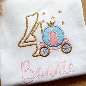 Gepersonaliseerde verjaardags-T-shirt prinsessenthema, geborduurd topje vierde verjaardag, T-shirt jongens meisjes 4e verjaardag