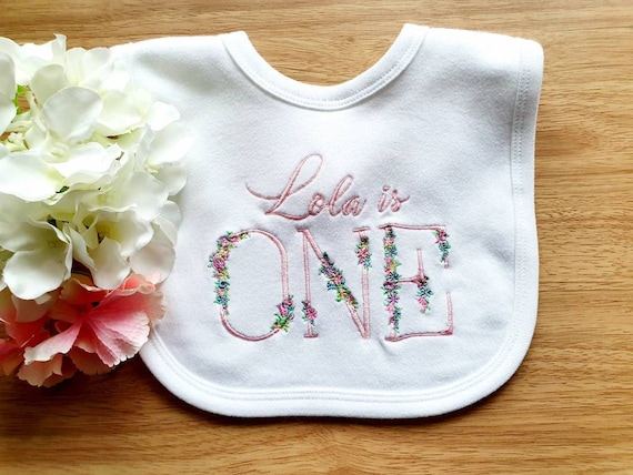 Personalised 1st Birthday Bib | Embroidered Baby Bib | Floral I Am One Bib | Cake Smash Outfit | First Birthday Girl Gift