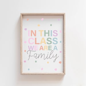 En esta clase somos una familia, póster de aprendizaje educativo, decoración del aula, póster del aula, regla del maestro, arte mural del aula, sala de juegos
