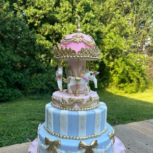 Beautiful Edible Fondant Carousel With Horses Topper