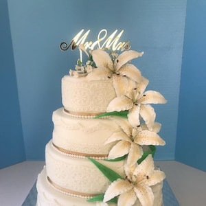Lovely Edible Sugar Paste Lilies