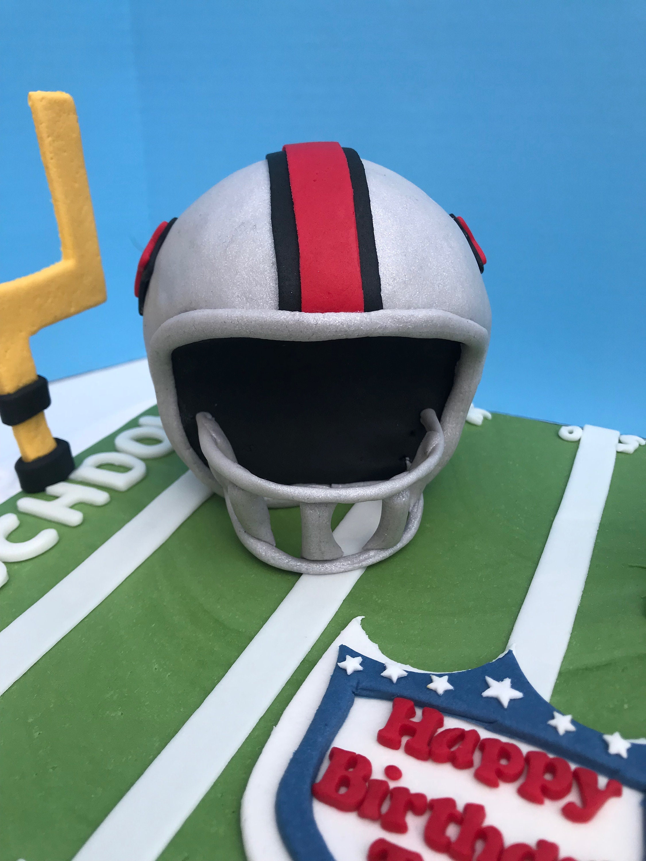 fondant football helmet Teenyyou 2 Pcs 7.56 Inch Large Cookie Cutter Football Shaped Baking Cookie Cutters Stainless Steel Oversized for Sports Themed Party: Home & Kitchen Fondant covered 3D Football Helmet