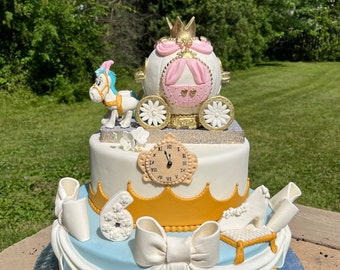 Beautiful Edible Fondant Princess Carriage with Horses